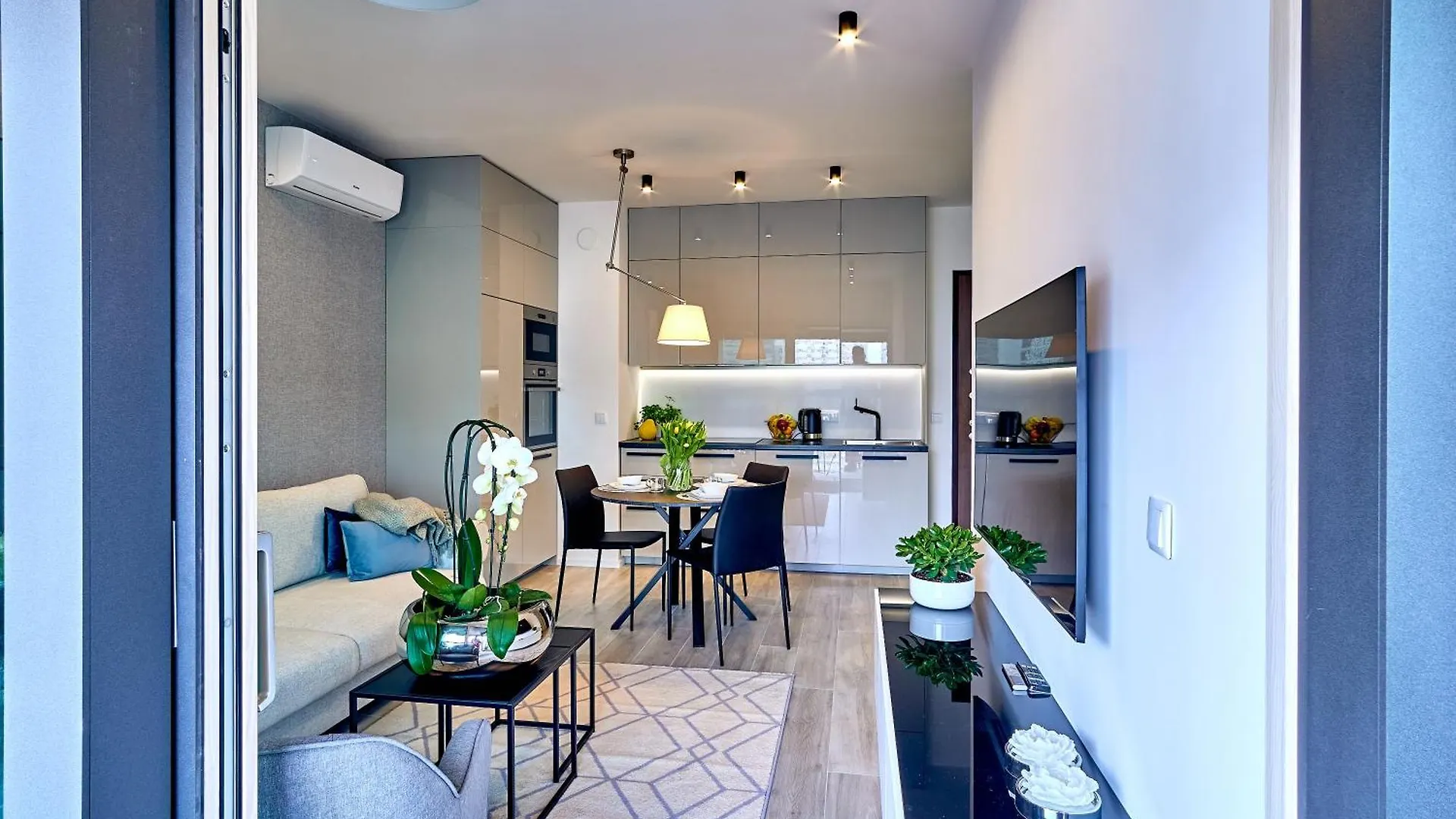 P&O Apartments Mennica Residence IV Warsaw